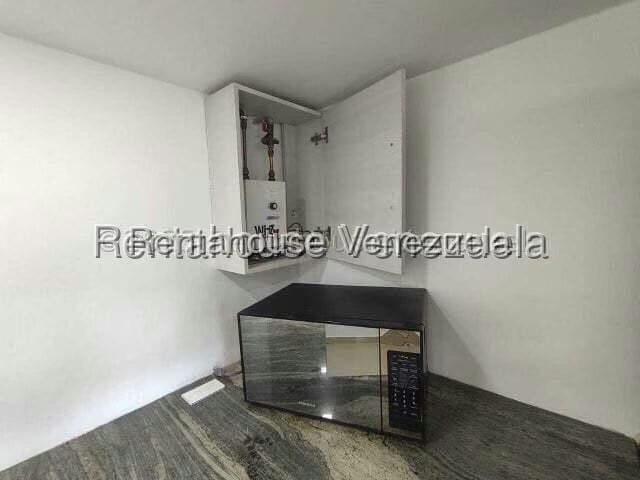 Apartamento (1 Nivel) en Alquiler en Lomas del Sol, Distrito Metropolitano - 9