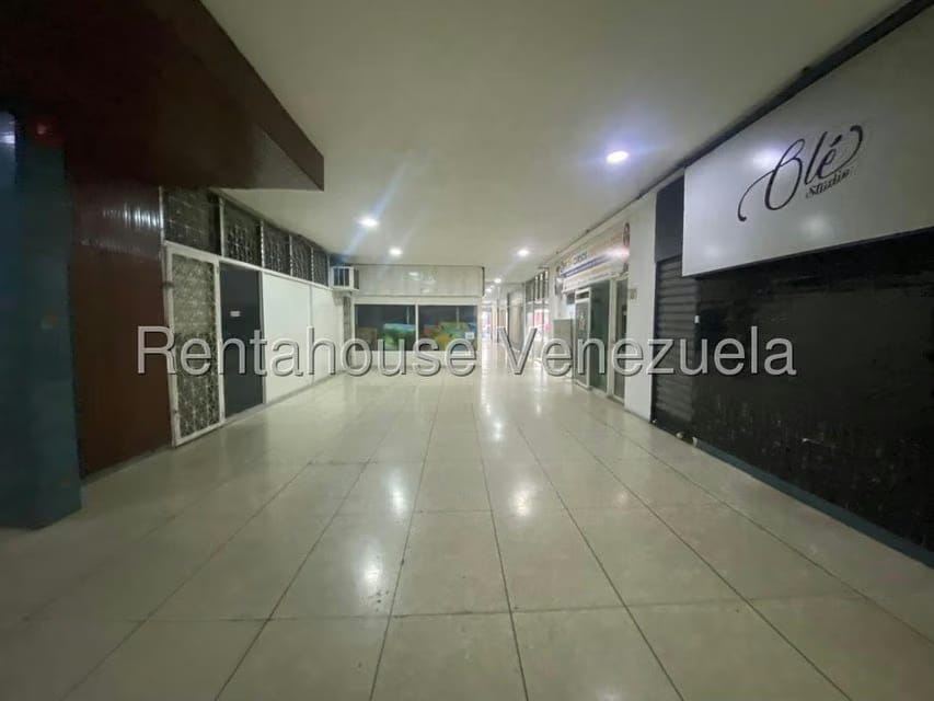 Comercial (Oficina) en Venta en Parroquia Catedral, Distrito Metropolitano - 2