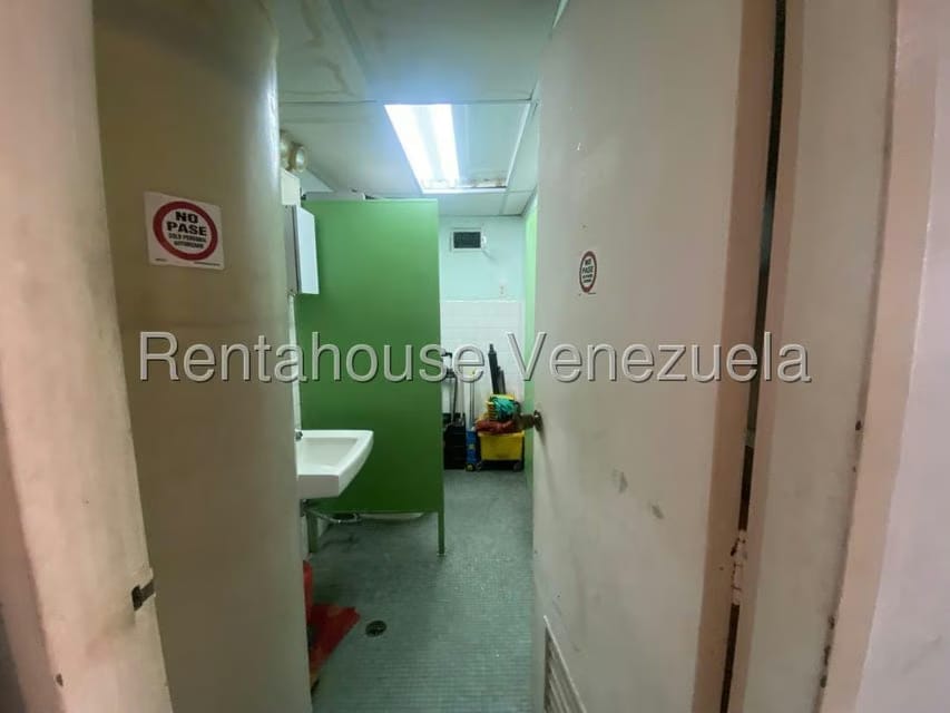 Comercial (Oficina) en Venta en Parroquia Catedral, Distrito Metropolitano - 26