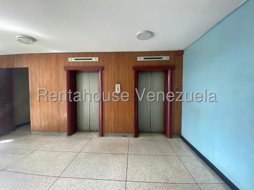 Comercial (Oficina) en Venta en Parroquia Catedral, Distrito Metropolitano - 4