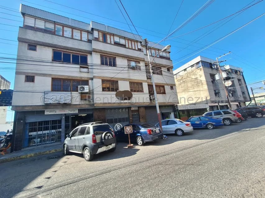 Comercial (Edificio) en Venta en Zona Centro, Aragua