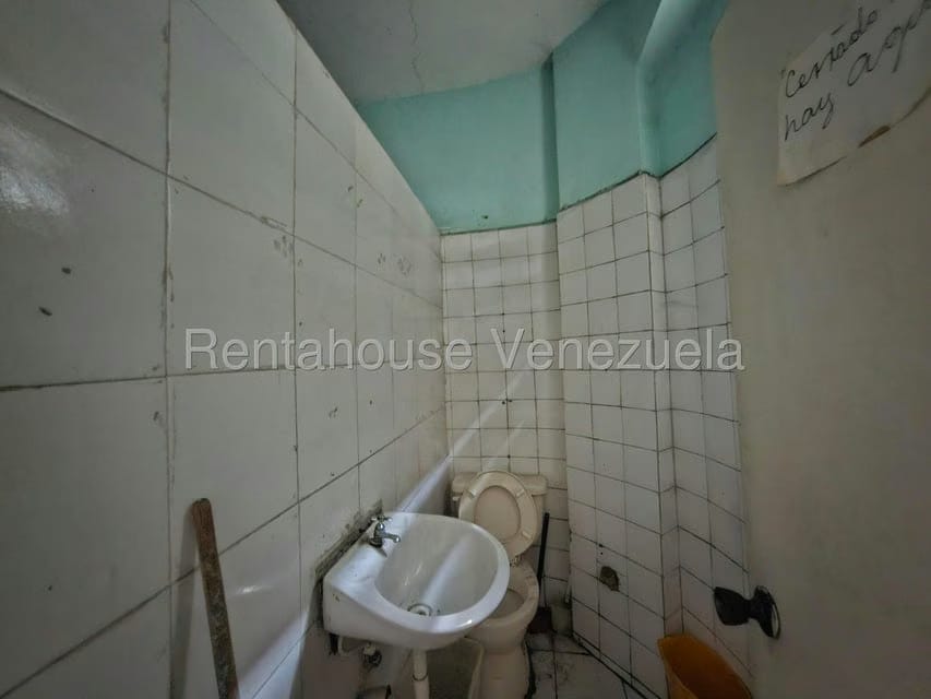 Comercial (Edificio) en Venta en Zona Centro, Aragua - 104