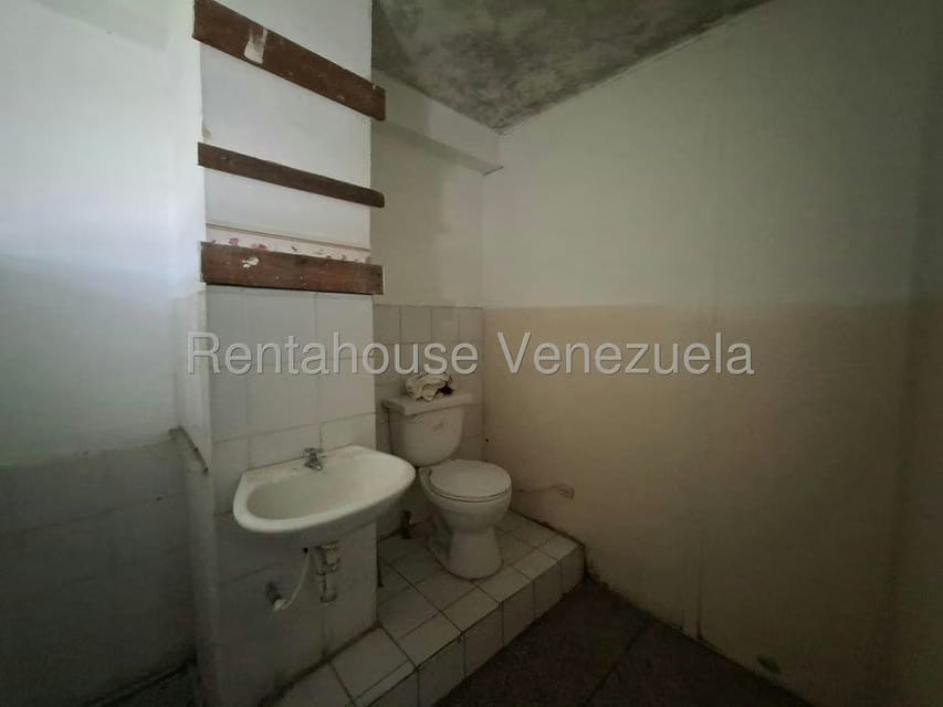 Comercial (Edificio) en Venta en Zona Centro, Aragua - 108