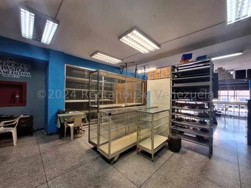 Comercial (Edificio) en Venta en Zona Centro, Aragua - 13
