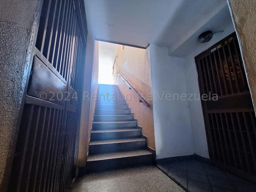 Comercial (Edificio) en Venta en Zona Centro, Aragua - 29