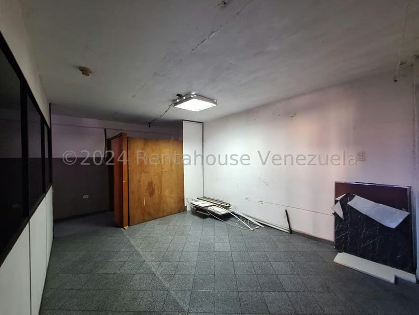 Comercial (Edificio) en Venta en Zona Centro, Aragua - 34