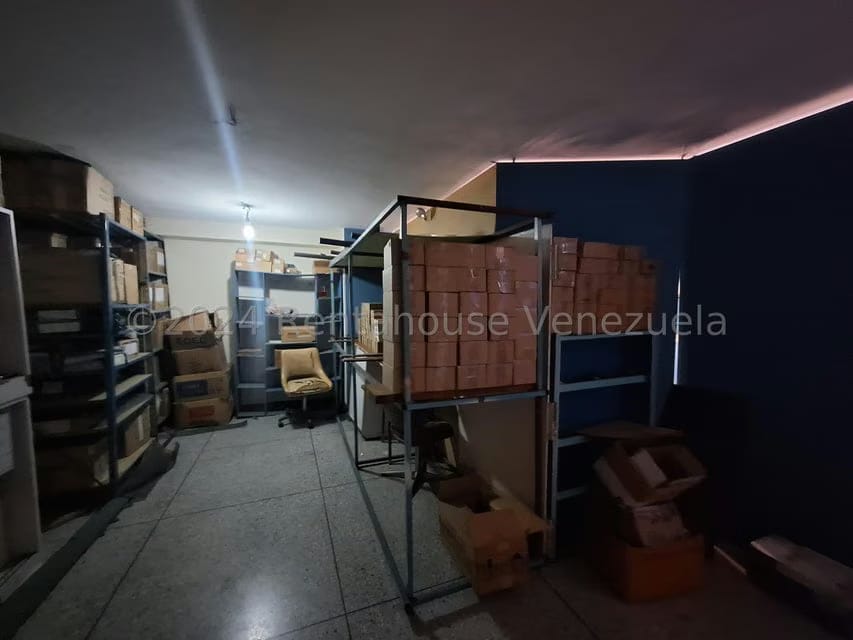 Comercial (Edificio) en Venta en Zona Centro, Aragua - 38