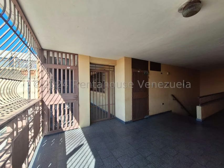 Comercial (Edificio) en Venta en Zona Centro, Aragua - 40