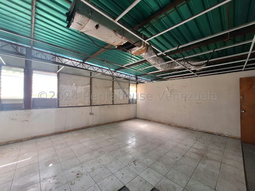 Comercial (Edificio) en Venta en Zona Centro, Aragua - 41