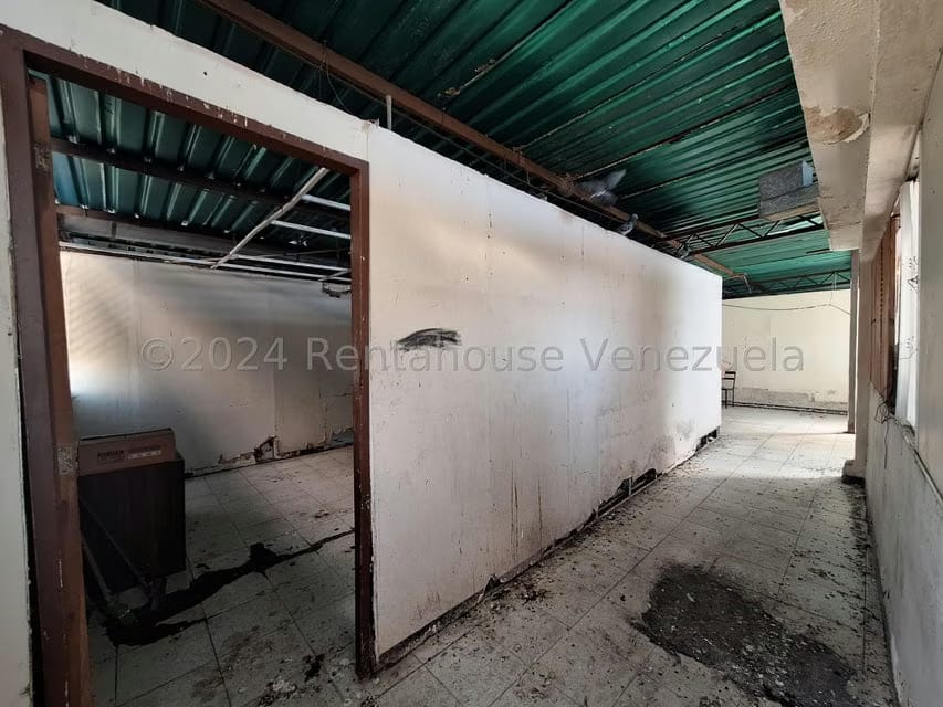 Comercial (Edificio) en Venta en Zona Centro, Aragua - 43