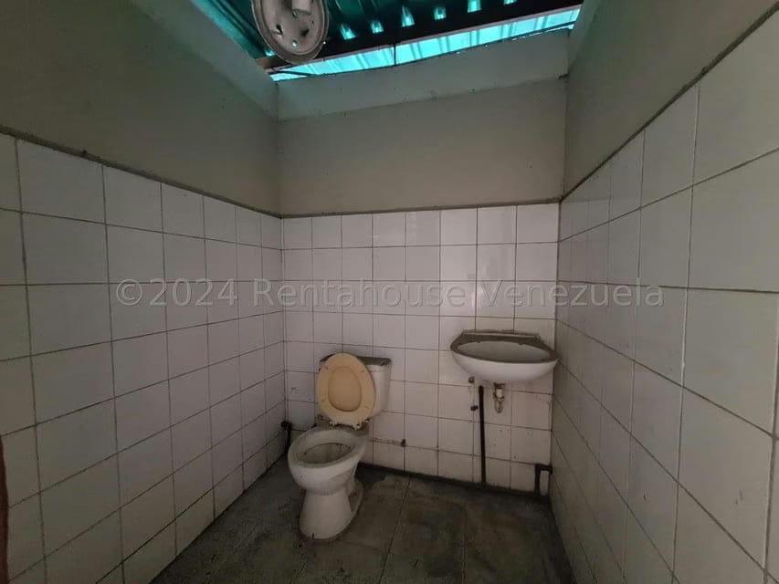 Comercial (Edificio) en Venta en Zona Centro, Aragua - 46