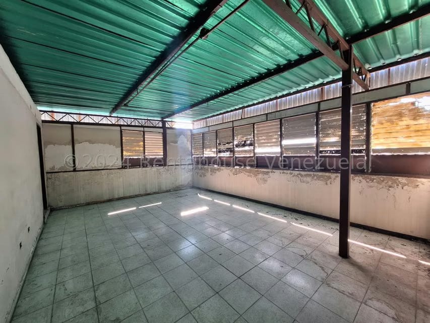 Comercial (Edificio) en Venta en Zona Centro, Aragua - 47