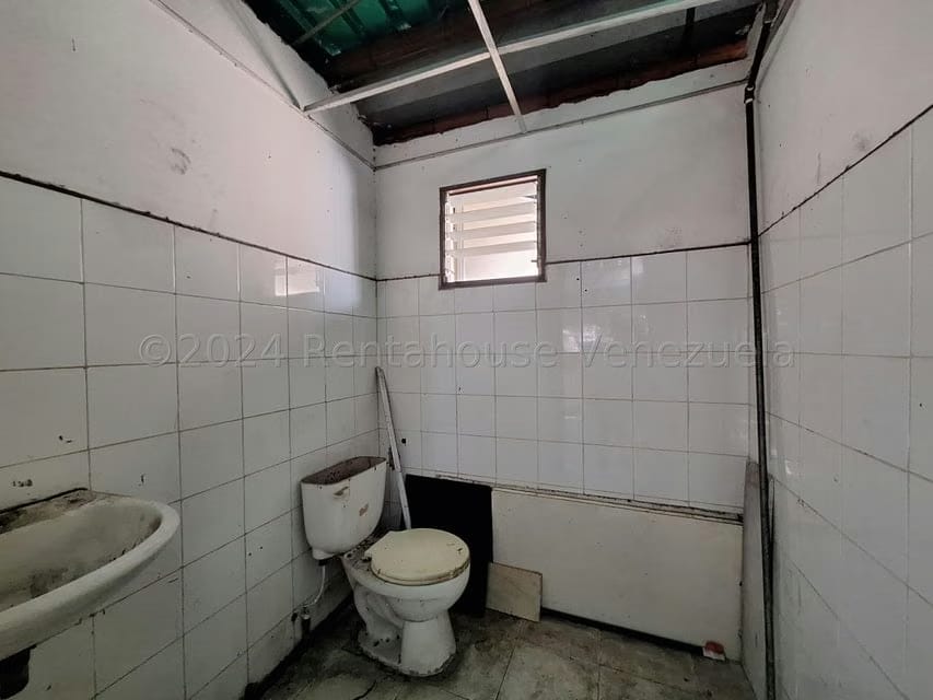 Comercial (Edificio) en Venta en Zona Centro, Aragua - 48