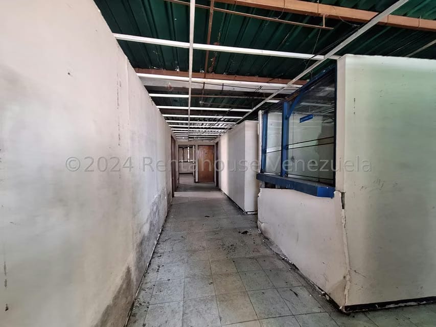 Comercial (Edificio) en Venta en Zona Centro, Aragua - 49