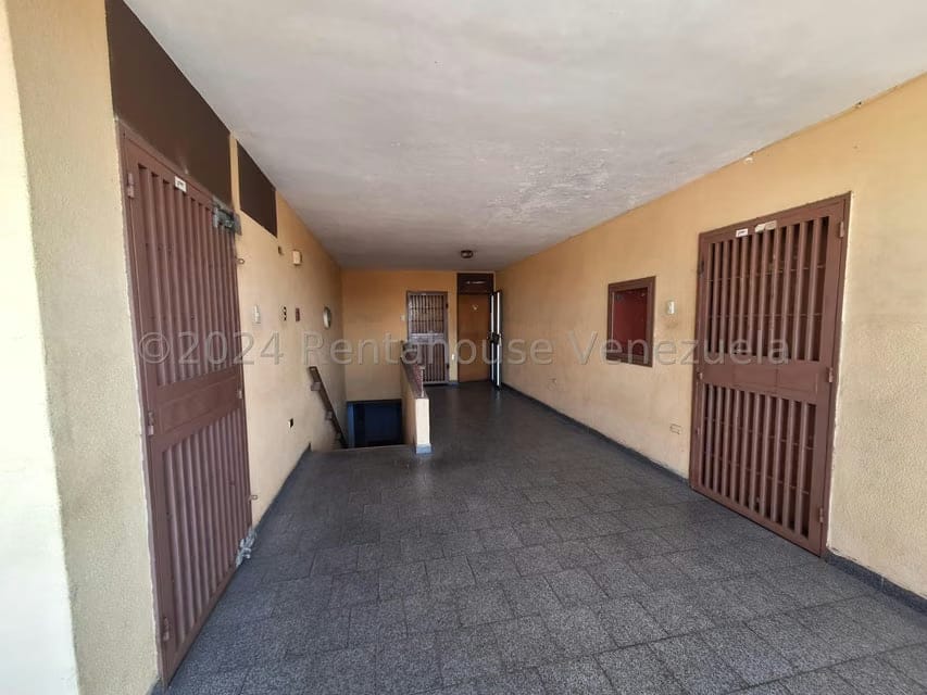 Comercial (Edificio) en Venta en Zona Centro, Aragua - 55