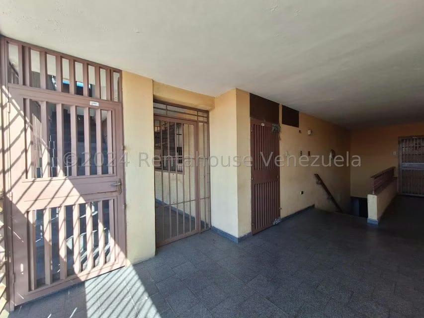 Comercial (Edificio) en Venta en Zona Centro, Aragua - 56