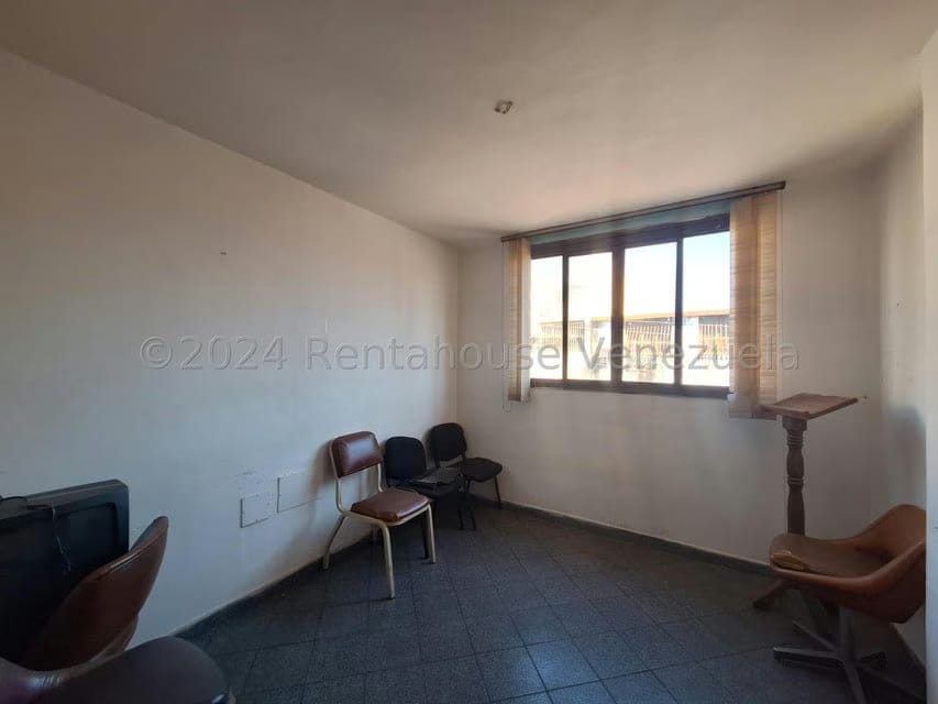 Comercial (Edificio) en Venta en Zona Centro, Aragua - 61