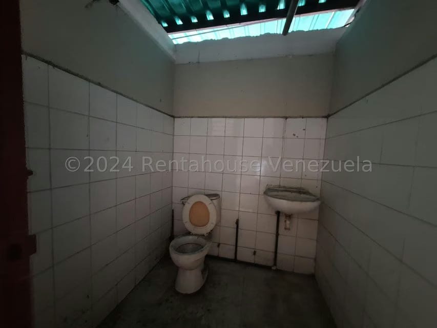 Comercial (Edificio) en Venta en Zona Centro, Aragua - 69