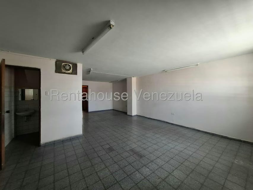 Comercial (Edificio) en Venta en Zona Centro, Aragua - 76