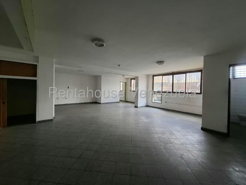 Comercial (Edificio) en Venta en Zona Centro, Aragua - 78