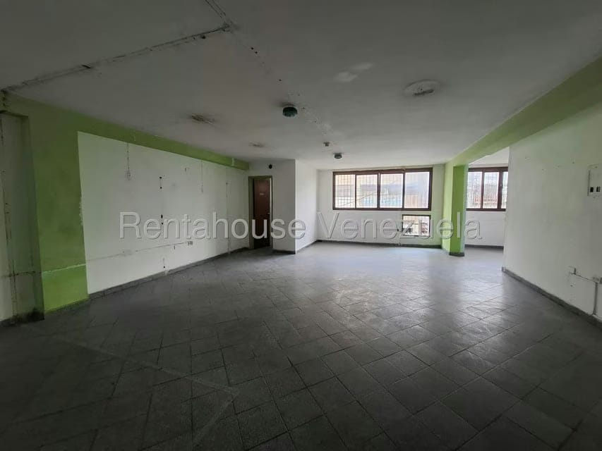 Comercial (Edificio) en Venta en Zona Centro, Aragua - 82