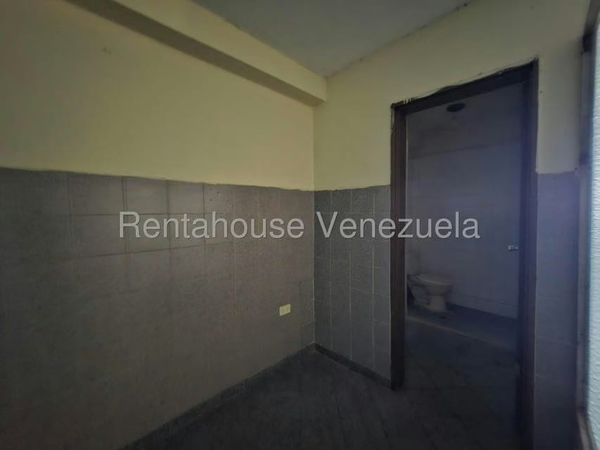 Comercial (Edificio) en Venta en Zona Centro, Aragua - 91