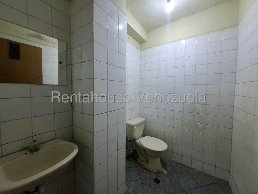 Comercial (Edificio) en Venta en Zona Centro, Aragua - 92