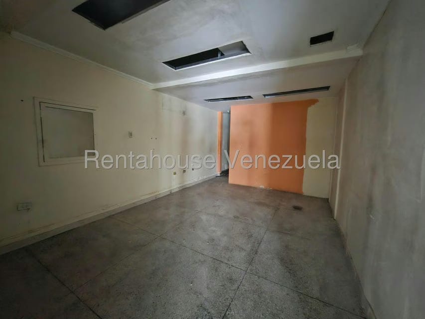 Comercial (Edificio) en Venta en Zona Centro, Aragua - 100