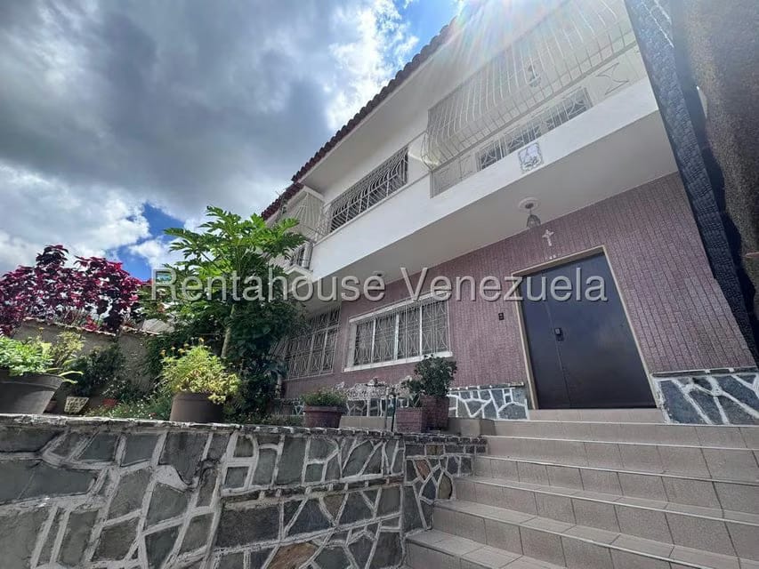Casa (Multipes Niveles) en Venta en Colinas de Los Chaguaramos, Distrito Metropolitano - 2