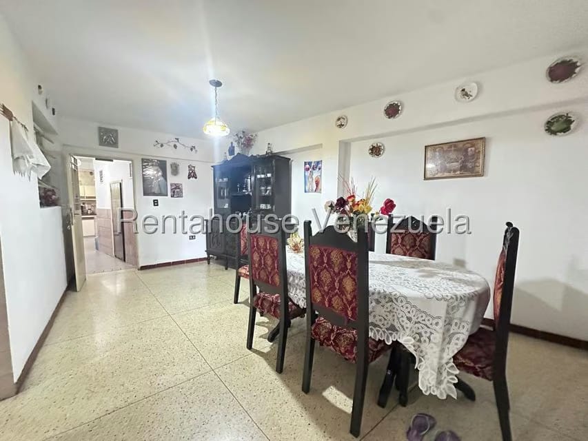 Casa (Multipes Niveles) en Venta en Colinas de Los Chaguaramos, Distrito Metropolitano - 16