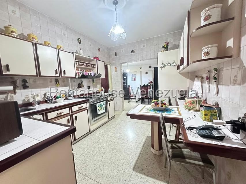 Casa (Multipes Niveles) en Venta en Colinas de Los Chaguaramos, Distrito Metropolitano - 17