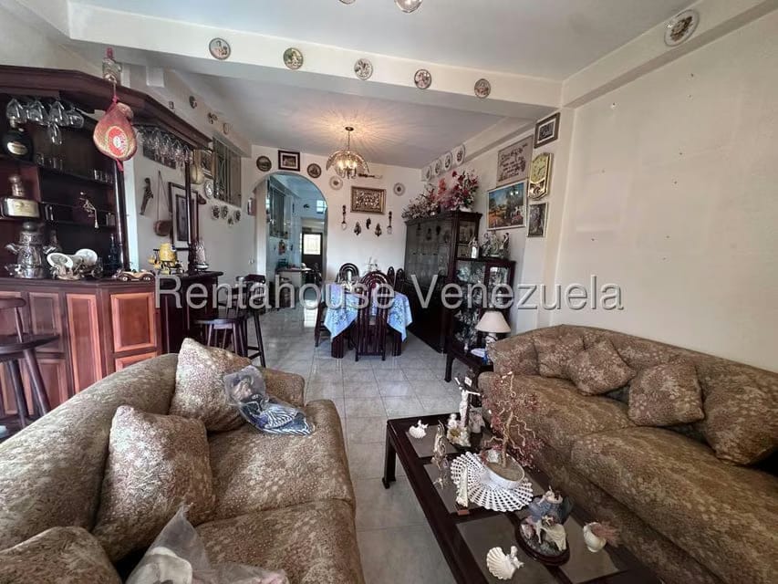 Casa (Multipes Niveles) en Venta en Colinas de Los Chaguaramos, Distrito Metropolitano - 19
