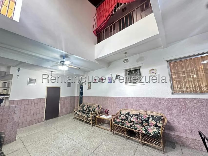 Casa (Multipes Niveles) en Venta en Colinas de Los Chaguaramos, Distrito Metropolitano - 21