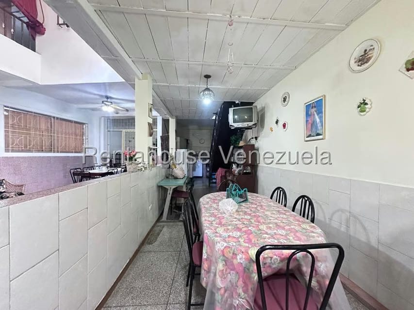 Casa (Multipes Niveles) en Venta en Colinas de Los Chaguaramos, Distrito Metropolitano - 24