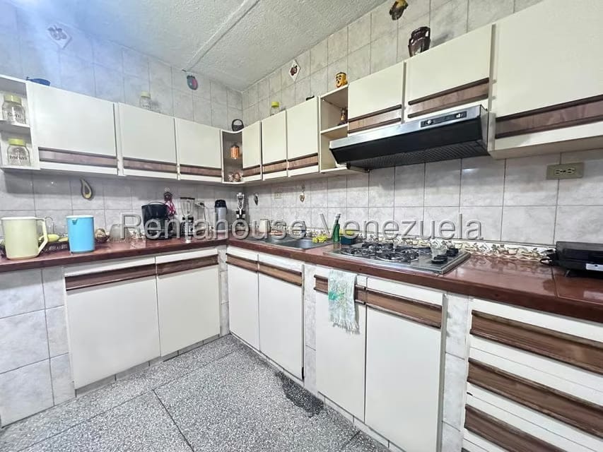 Casa (Multipes Niveles) en Venta en Colinas de Los Chaguaramos, Distrito Metropolitano - 26