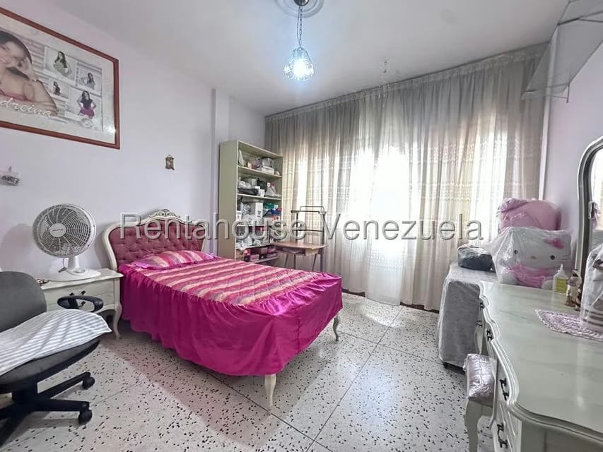 Casa (Multipes Niveles) en Venta en Colinas de Los Chaguaramos, Distrito Metropolitano - 30
