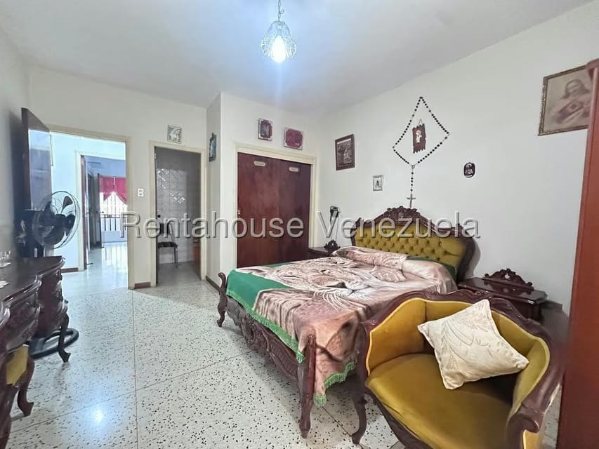 Casa (Multipes Niveles) en Venta en Colinas de Los Chaguaramos, Distrito Metropolitano - 34