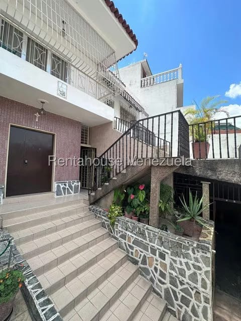 Casa (Multipes Niveles) en Venta en Colinas de Los Chaguaramos, Distrito Metropolitano - 9
