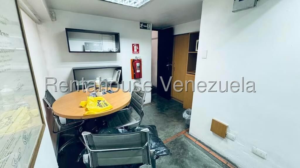 Comercial (Oficina) en Alquiler en El Rosal, Distrito Metropolitano - 9