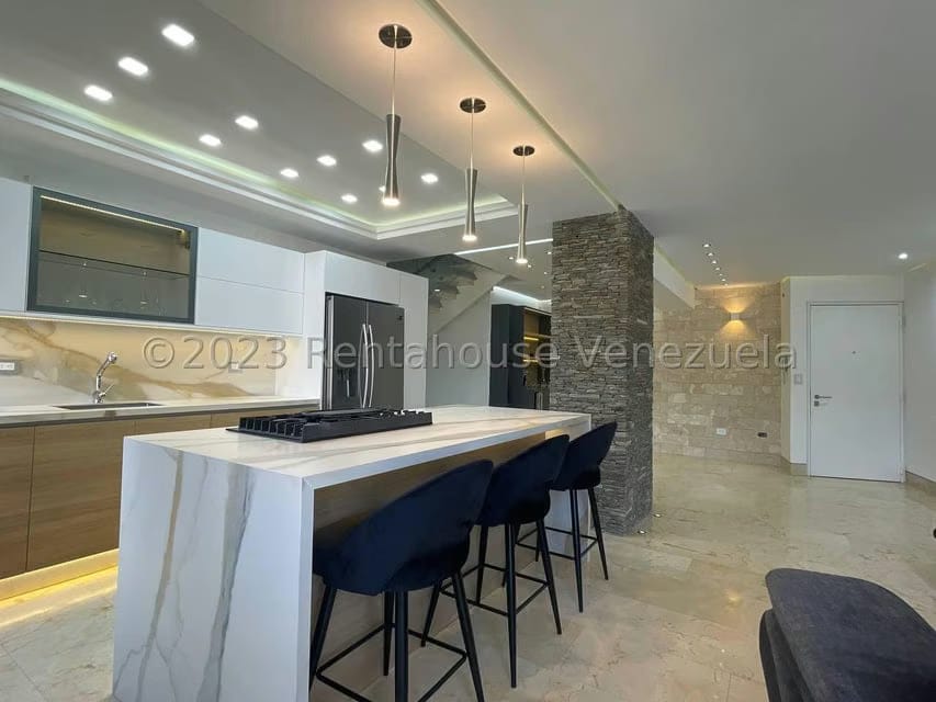 Apartamento (Duplex) en Venta en El Cigarral, Distrito Metropolitano - 23