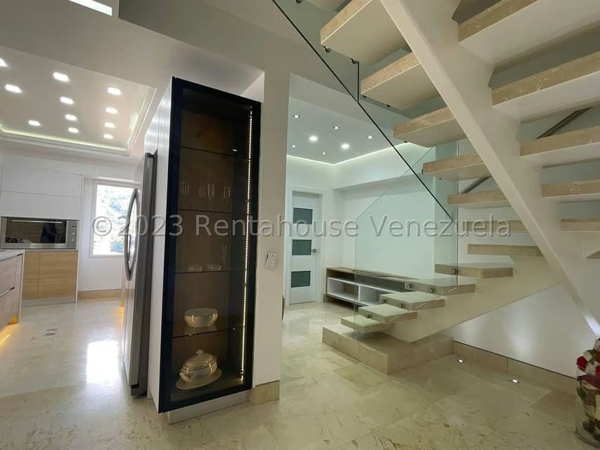 Apartamento (Duplex) en Venta en El Cigarral, Distrito Metropolitano - 26