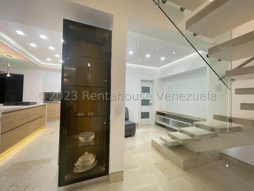 Apartamento (Duplex) en Venta en El Cigarral, Distrito Metropolitano - 30