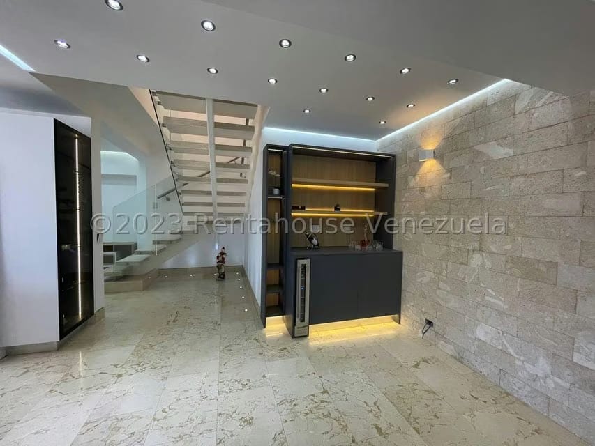 Apartamento (Duplex) en Venta en El Cigarral, Distrito Metropolitano - 31