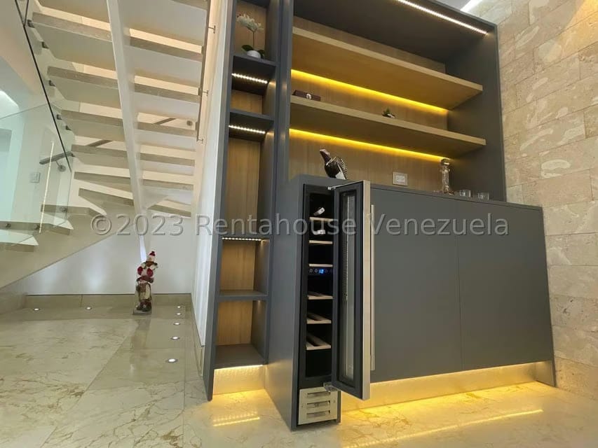 Apartamento (Duplex) en Venta en El Cigarral, Distrito Metropolitano - 32