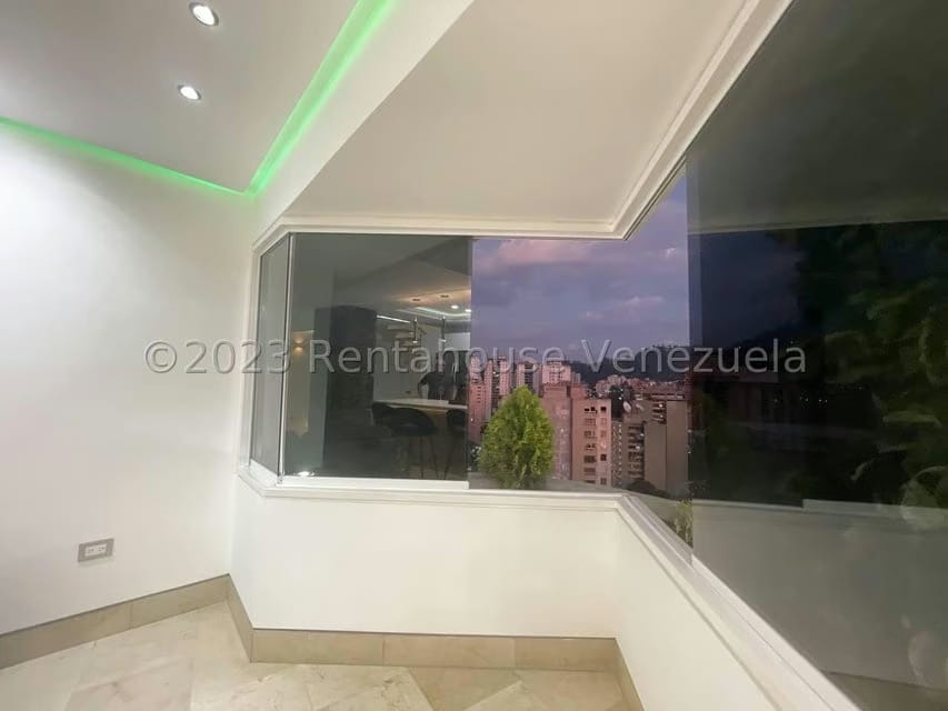 Apartamento (Duplex) en Venta en El Cigarral, Distrito Metropolitano - 36