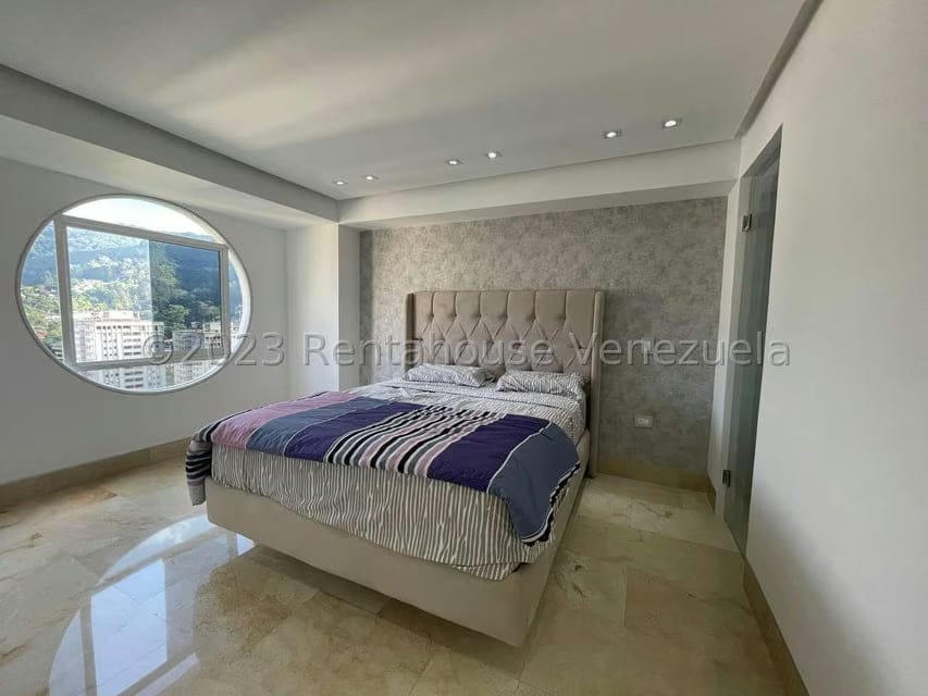 Apartamento (Duplex) en Venta en El Cigarral, Distrito Metropolitano - 49