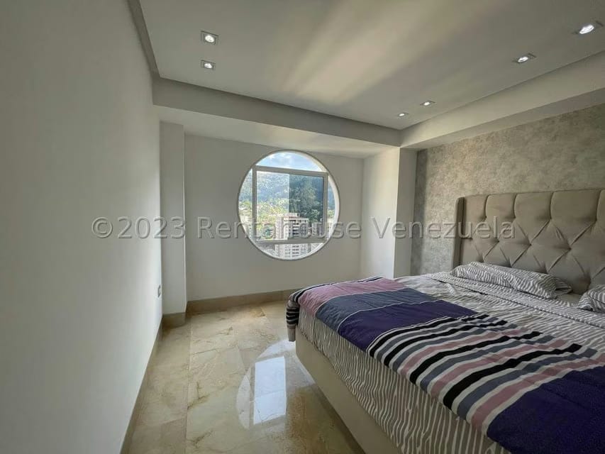 Apartamento (Duplex) en Venta en El Cigarral, Distrito Metropolitano - 50
