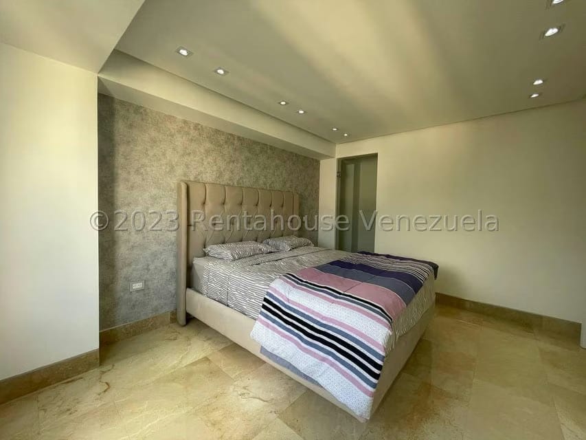 Apartamento (Duplex) en Venta en El Cigarral, Distrito Metropolitano - 51