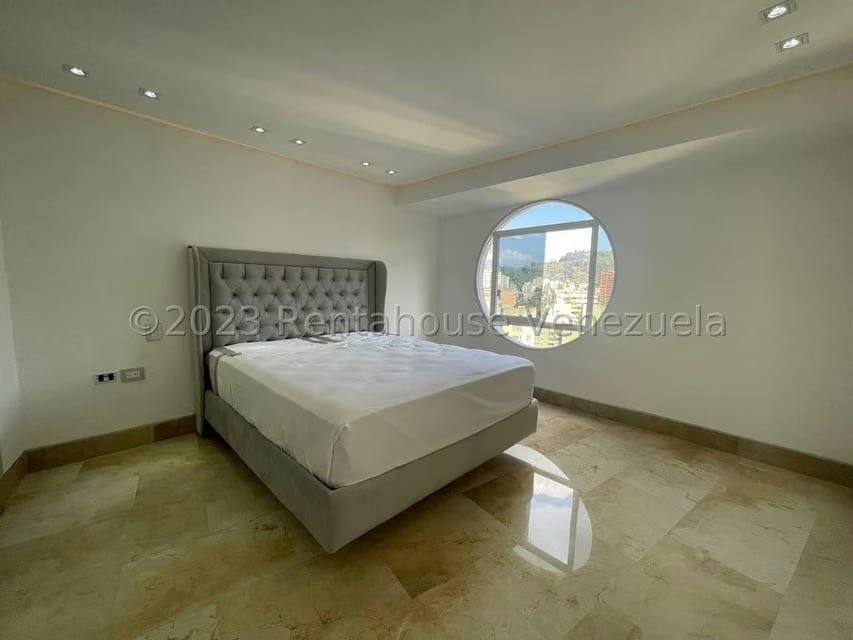 Apartamento (Duplex) en Venta en El Cigarral, Distrito Metropolitano - 54