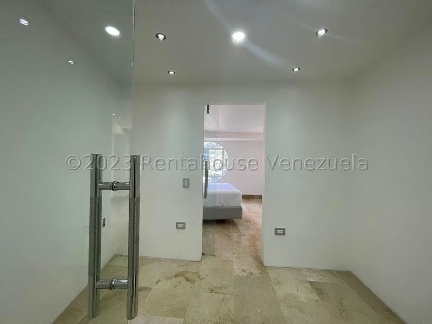 Apartamento (Duplex) en Venta en El Cigarral, Distrito Metropolitano - 58
